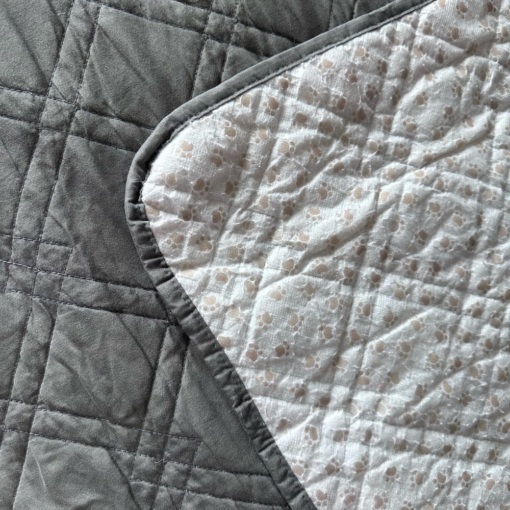 Gray Quilted sofa cover with Diamond Pattern, 72” wide - Picture 3 of 3